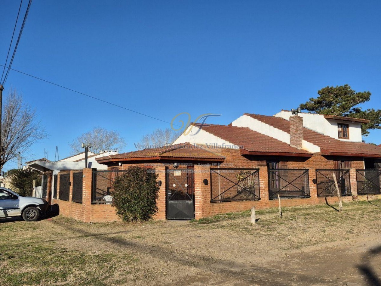 VENTA CASA MAR DE AJO 5 AMB. mas Depto Independiente a 7 Cuadras del Mar