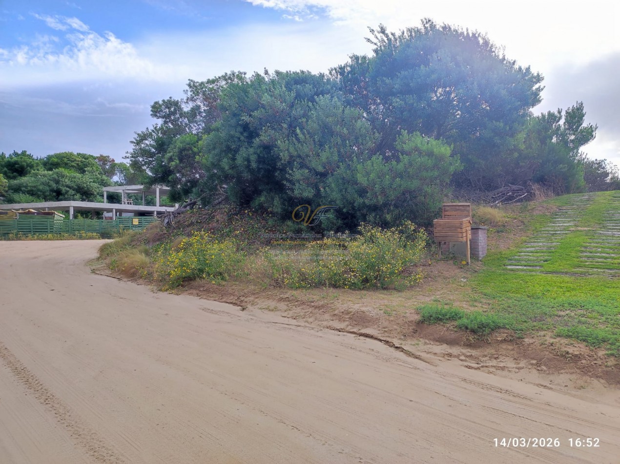 LOTE COSTA ESMERALDA SENDEROS 4 LOTE 361 ESQUINA ARBOLADA
