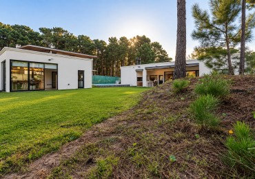 VENTA CASA EN PINAMAR BARRIO ALAMOS