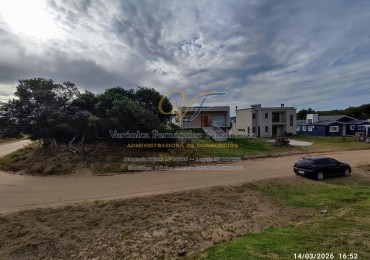 LOTE COSTA ESMERALDA SENDEROS 4 LOTE 361 ESQUINA ARBOLADA
